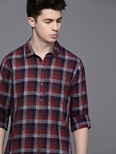 

WROGN Men Red & Navy Blue Slim Fit Checked Casual Shirt