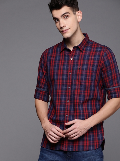 

WROGN Men Red & Navy Blue Slim Fit Checked Casual Shirt