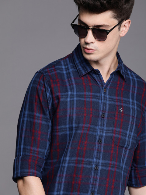

WROGN Men Navy Blue & Red Slim Fit Checked Casual Shirt