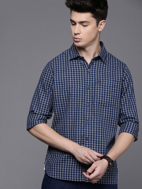 

WROGN Men Navy Blue & Off-White Slim Fit Checked Casual Shirt