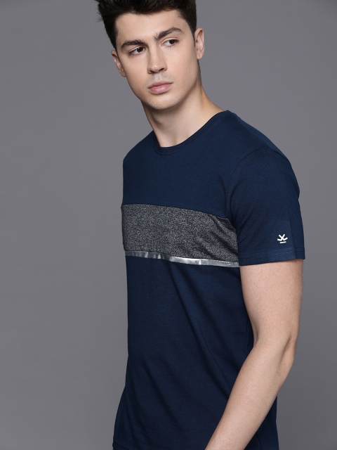 

WROGN Men Navy Blue & Charcoal Grey Slim Fit Colourblocked Round Neck T-shirt