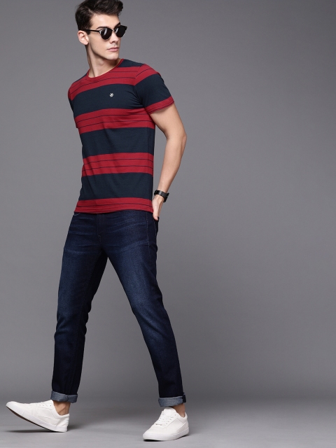 

WROGN Men Navy Blue & Red Striped Slim Fit Round Neck T-shirt