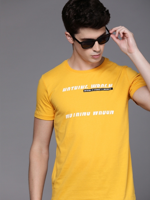

WROGN Men Mustard Yellow & White Printed Round Neck T-shirt