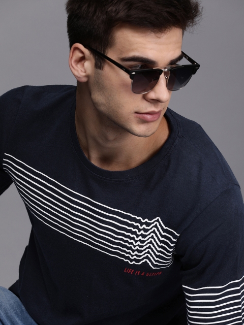 

WROGN Men Navy Blue & White Striped Slim Fit Round Neck T-shirt