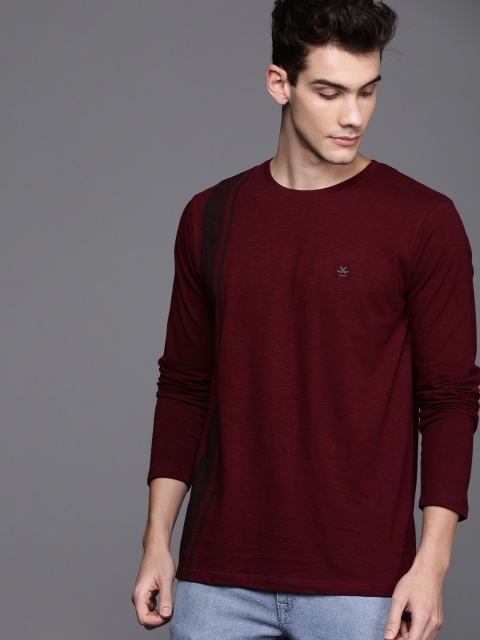 

WROGN Men Maroon Slim Fit Solid Round Neck T-shirt with Striped Detail