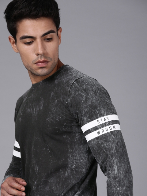 

WROGN Men Charcoal Grey Slim Fit Printed Round Neck T-shirt
