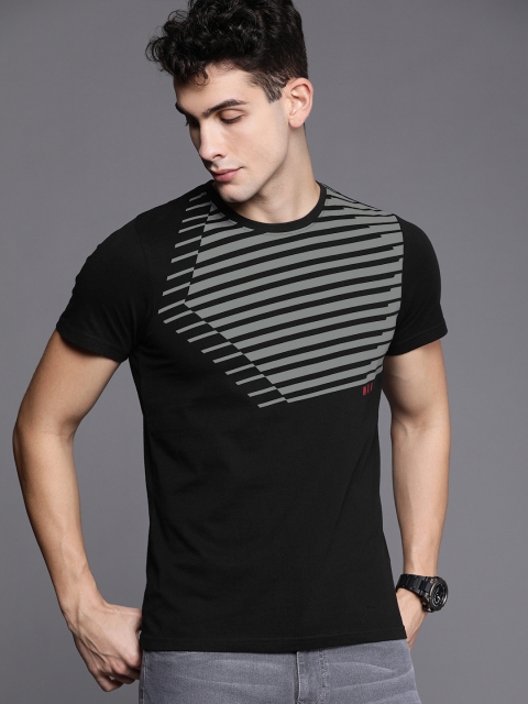 

WROGN Men Black & Grey Striped Slim Fit Round Neck T-shirt