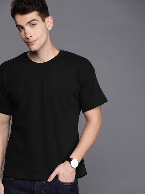 

WROGN Men Black Boxy Fit Self Design Round Neck T-shirt