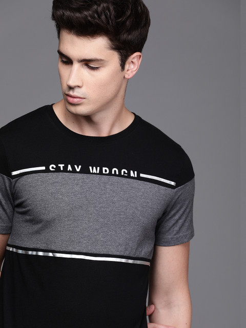 

WROGN Men Black & Grey Colourblocked Round Neck T-shirt