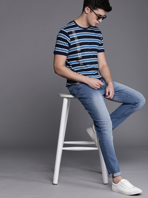 

WROGN Men Navy Blue White Striped Slim Fit Round Neck Pure Cotton T-shirt