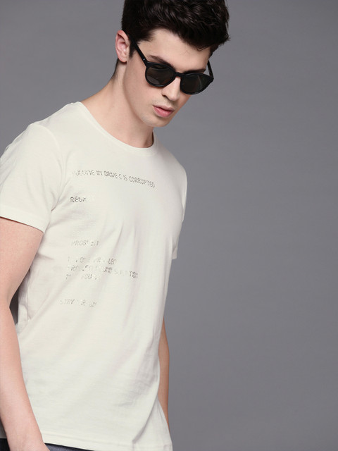 

WROGN Men Off-White Printed Round Neck T-shirt