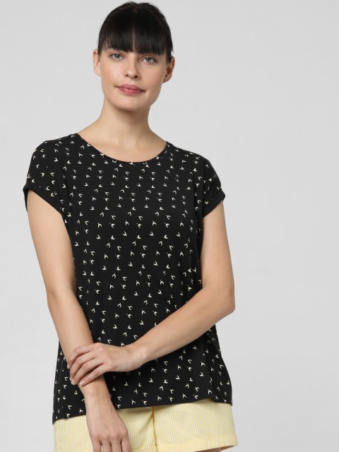 

Vero Moda Women Black & Off-White Printed Regular Top