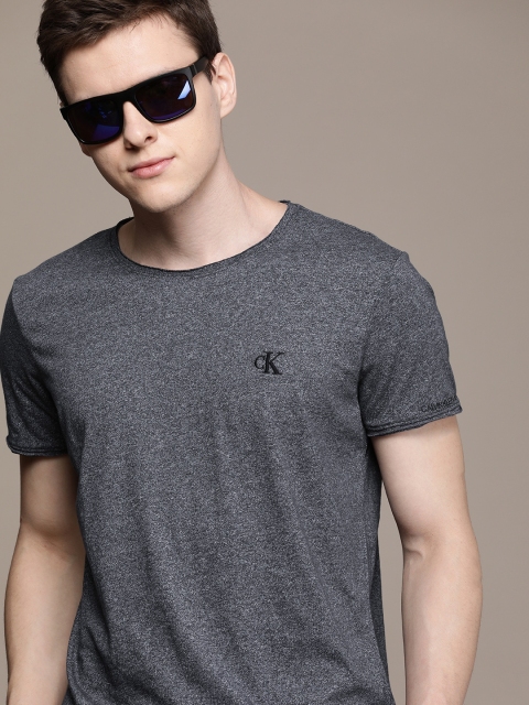 

Calvin Klein Jeans Men Charcoal Grey Solid Round Neck Grindle Raw Edge Sleeve T-shirt