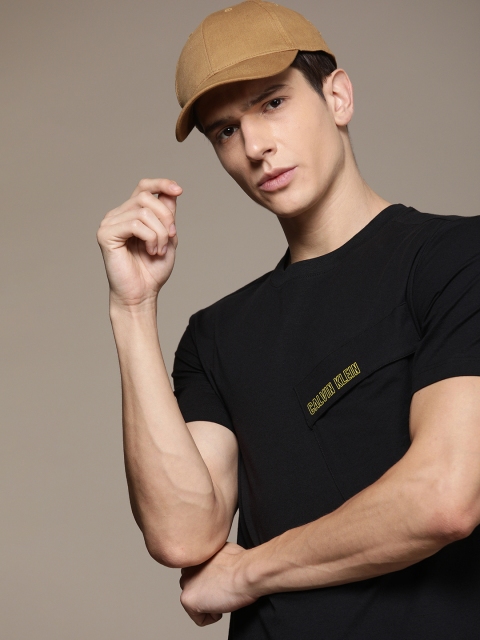 

Calvin Klein Jeans Performance Men Black Solid Round Neck T-shirt