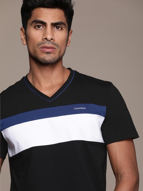 

Calvin Klein Jeans Men Black & White Colourblocked V-Neck T-shirt