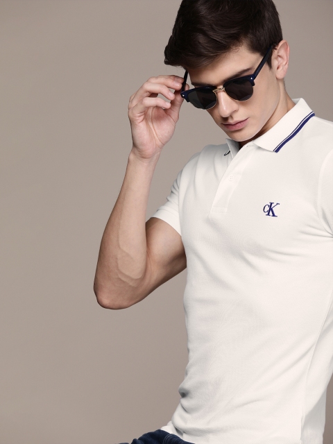 

Calvin Klein Jeans Men White Solid Slim Fit Polo Collar T-shirt