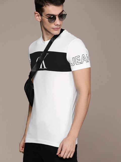 

Calvin Klein Jeans Men White & Black Colourblocked Round Neck T-shirt