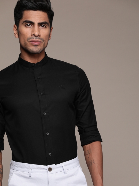 

Calvin Klein Jeans Men Black Slim Fit Solid Casual Shirt
