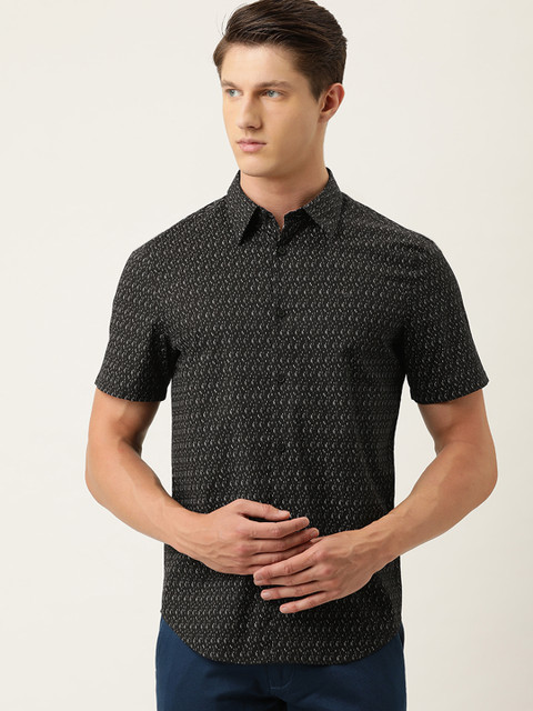 

Calvin Klein Jeans Men Black & White Regular Fit Geometric Printed Casual Shirt