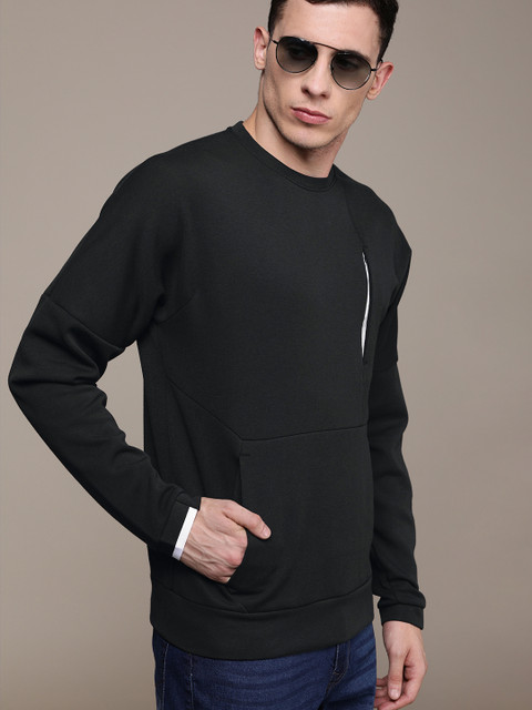 

Calvin Klein Jeans Men Black Solid Sweatshirt