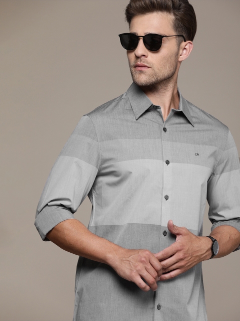 

Calvin Klein Jeans Men Grey Slim Fit Colourblocked Casual Shirt