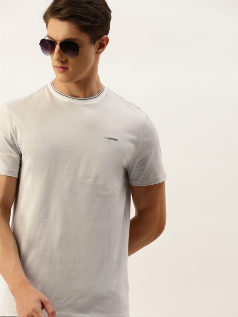 

Calvin Klein Jeans Men Grey Solid Round Neck T-shirt