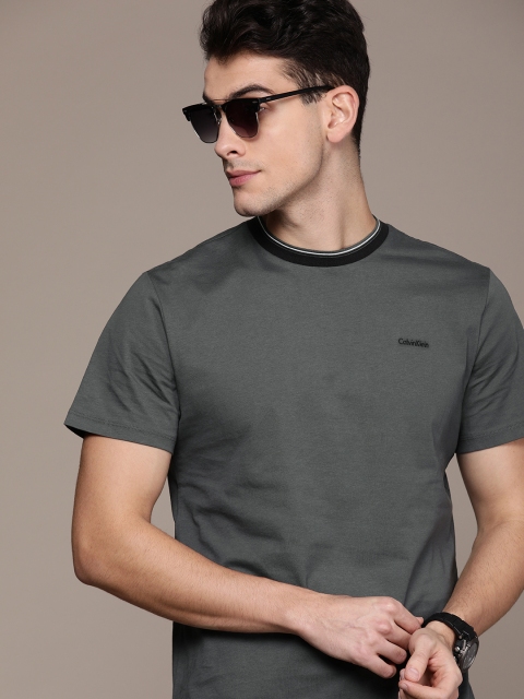 

Calvin Klein Jeans Men Grey Solid Round Neck T-shirt