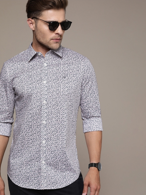 

Calvin Klein Jeans Men Pink & White Slim Fit Printed Casual Shirt
