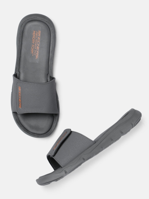 

Skechers Men Grey Solid Crensai Trenmore Sliders