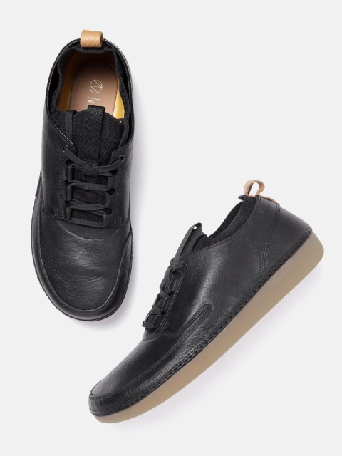 

Clarks Men Black Solid Leather Sneakers