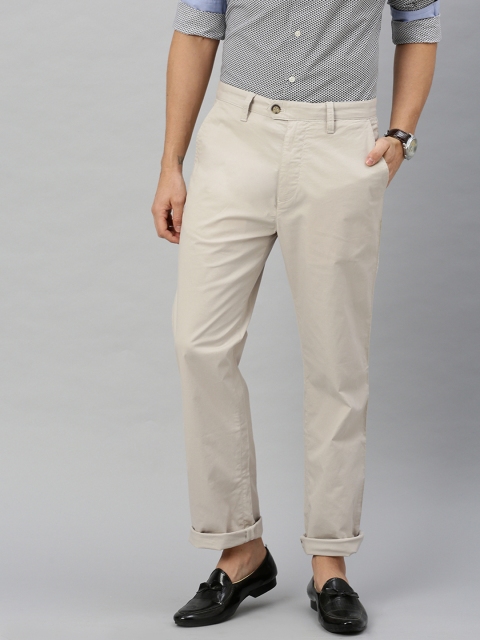 Nautica Men Off-White Tailored Fit Solid Chinos