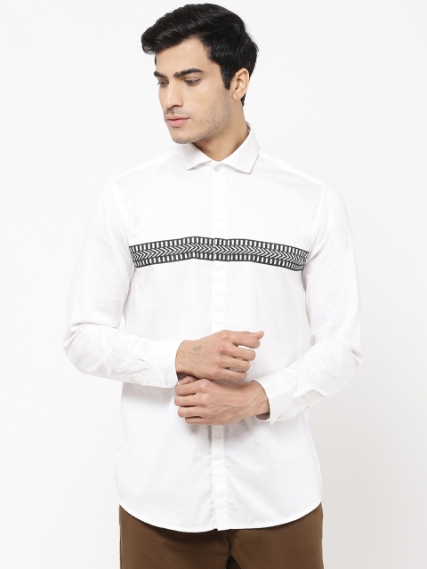 

STROP Men White & Black Slim Fit Printed Detail Casual Shirt