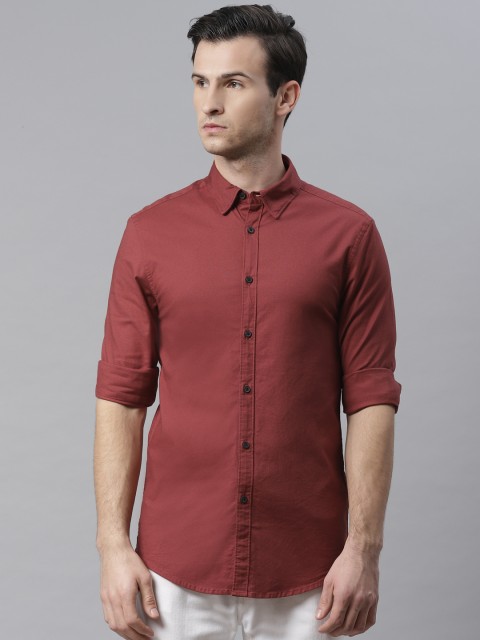 

Marks & Spencer Men Maroon Slim Fit Solid Oxford Weave Casual Shirt
