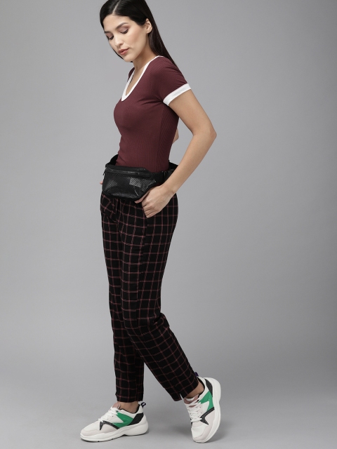 

ONLY Women Burgundy Solid V-Neck Ribbed T-shirt