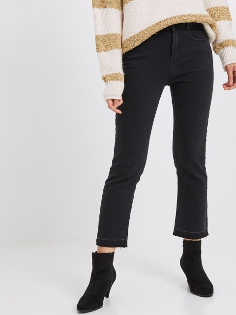 

promod Women Black Regular Fit Mid-Rise Clean Look Cropped Jeans