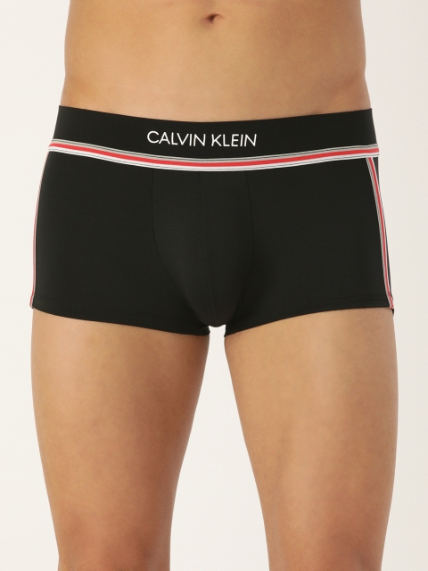 

Calvin Klein Underwear Men Black Solid Trunks NB2294001