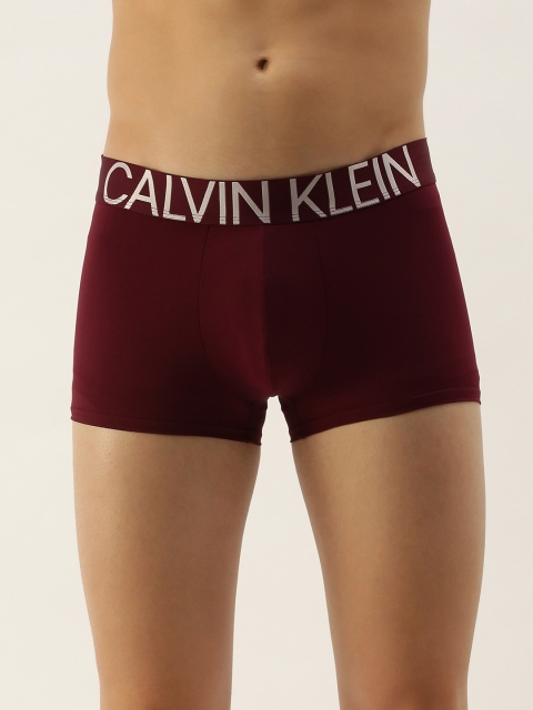 

Calvin Klein Underwear Men Burgundy Solid Knitted Low Rise Trunks NB1702RT7