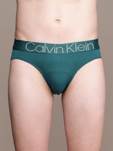 

Calvin Klein Underwear Men Green Solid Briefs NB1567OI6