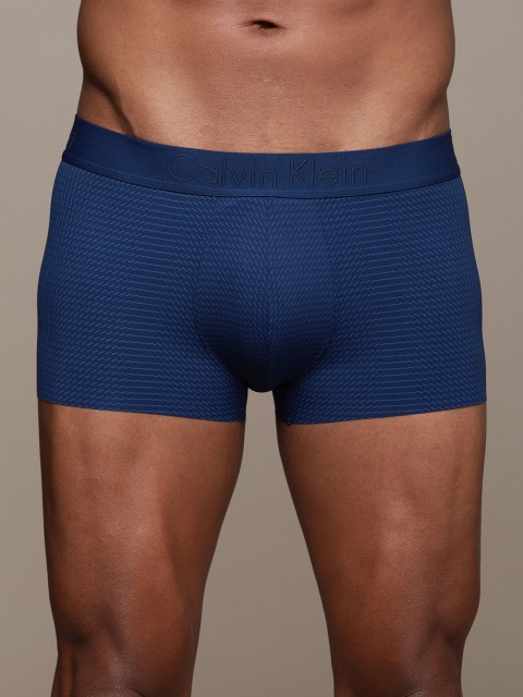 

Calvin Klein Underwear Men Blue Printed Trunks NB2182BN3