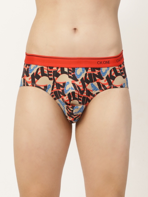 

Calvin Klein Underwear Men Beige & Red Printed Basic Briefs NB2224FW2