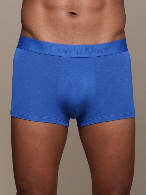 

Calvin Klein Underwear Men Blue Solid Trunks NB1502LK8
