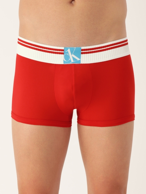 

Calvin Klein Underwear Men Red Solid Knitted Trunks NB2347AD9