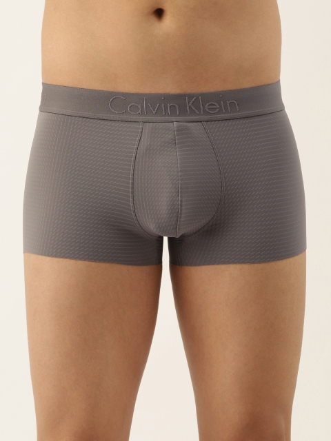 

Calvin Klein Underwear Men Grey Solid Trunks NB21828FZ