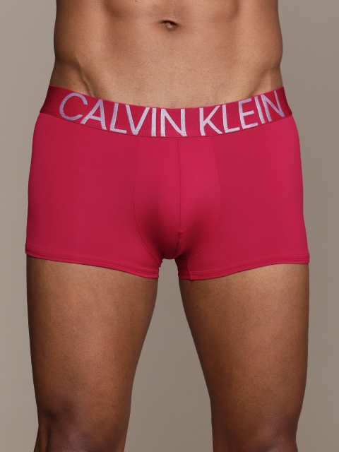 

Calvin Klein Underwear Men Pink Solid Trunks NB1702RT8