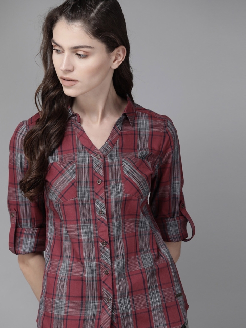 

Roadster Women Rust Red & Navy Blue Regular Fit Checked Casual Shirt, Maroon