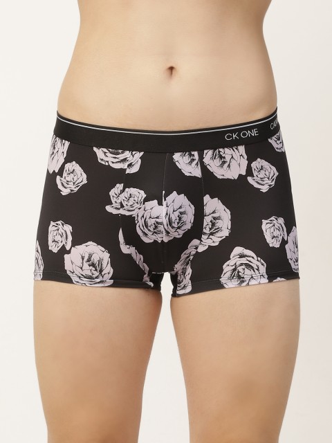 

Calvin Klein Underwear Men Black & Grey Rose Printed Low Rise Trunks NB2225LR3