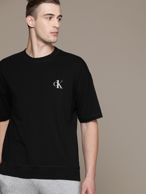 

Calvin Klein Underwear Men Black Solid Lounge Tshirt With Printed Detailing