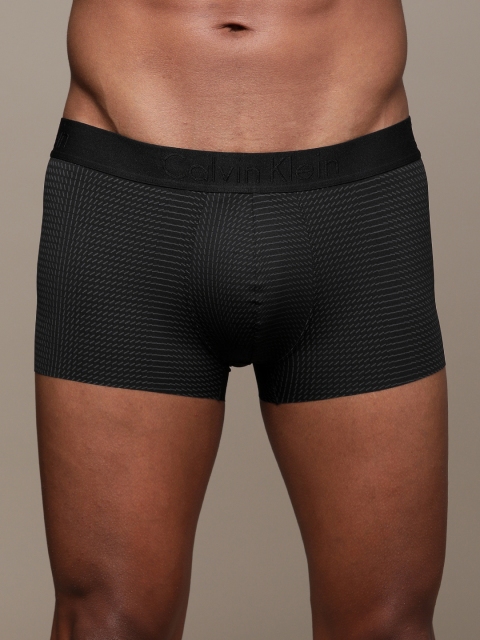 

Calvin Klein Underwear Men Black Printed Trunks NB2182001