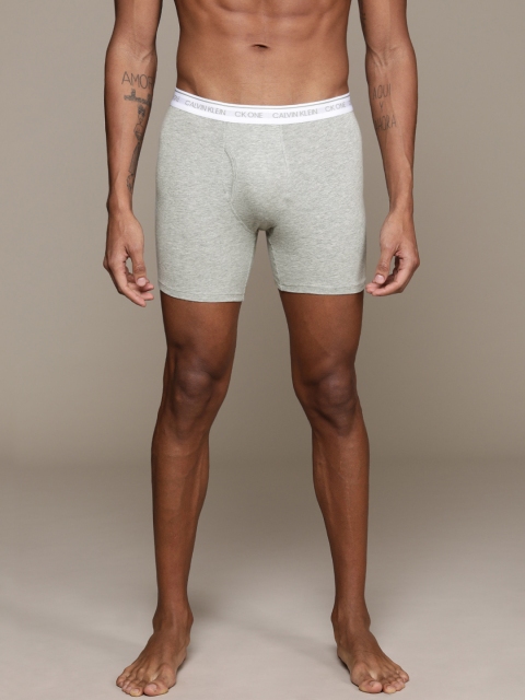 

Calvin Klein Underwear Men Grey Melange Solid Trunks NB2217080