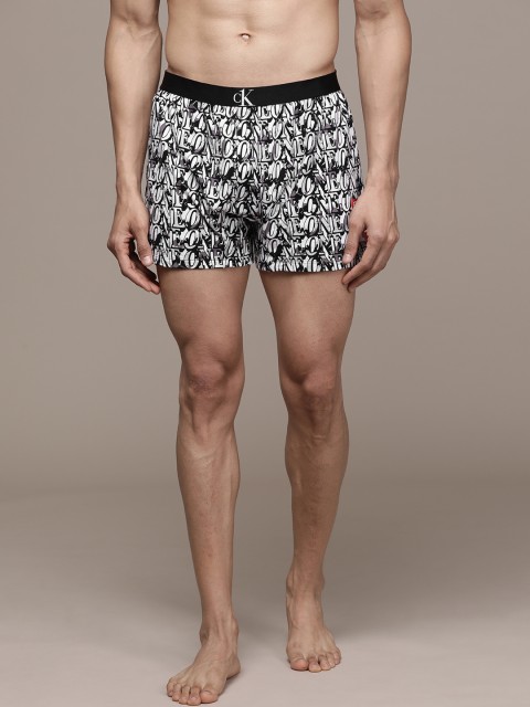 

Calvin Klein Underwear Men White & Black Printed Boxers NB2355CP6